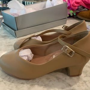 Brand new in box! ⭐️Bloch Character Shoes for dance/theater